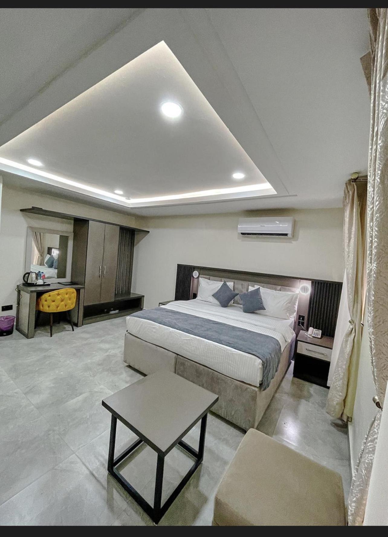The Mayrock Hotel Abuja Extérieur photo